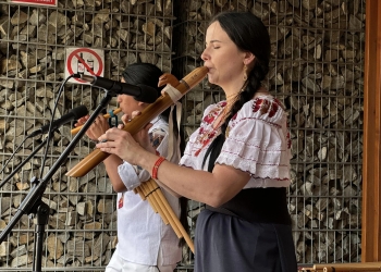 Koncert przy tężni Jorge Sangre Ancestral z Ekwadoru w duecie z Małgorzatą czyli Yawarpuma 11.08.2024r.