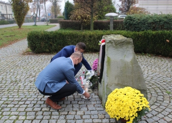 Narodowe Święto Niepodległości - złożenie kwiatów