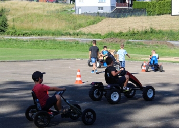Otwarcie placu zabaw w Gumnach - tor gokartowy