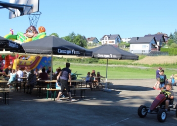 Otwarcie placu zabaw w Gumnach - tor gokartowy