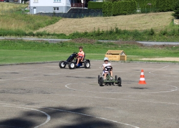 Otwarcie placu zabaw w Gumnach - tor gokartowy