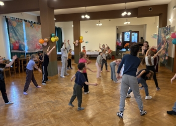 Acro (1)