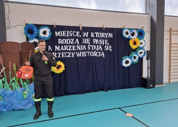 Otwarcie sali sportowej w Iskrzyczynie (49)