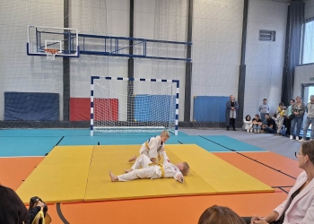 Otwarcie sali sportowej w Iskrzyczynie (69)